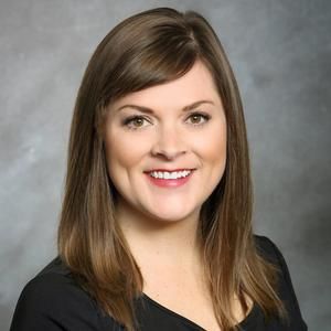 Meet your Posher, Elise